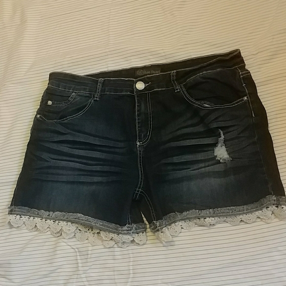 Blue pearl jean shorts - Picture 1 of 5